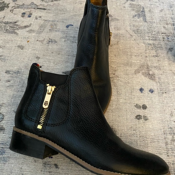 Tommy Hilfiger leather chelsea boots - Picture 2 of 4
